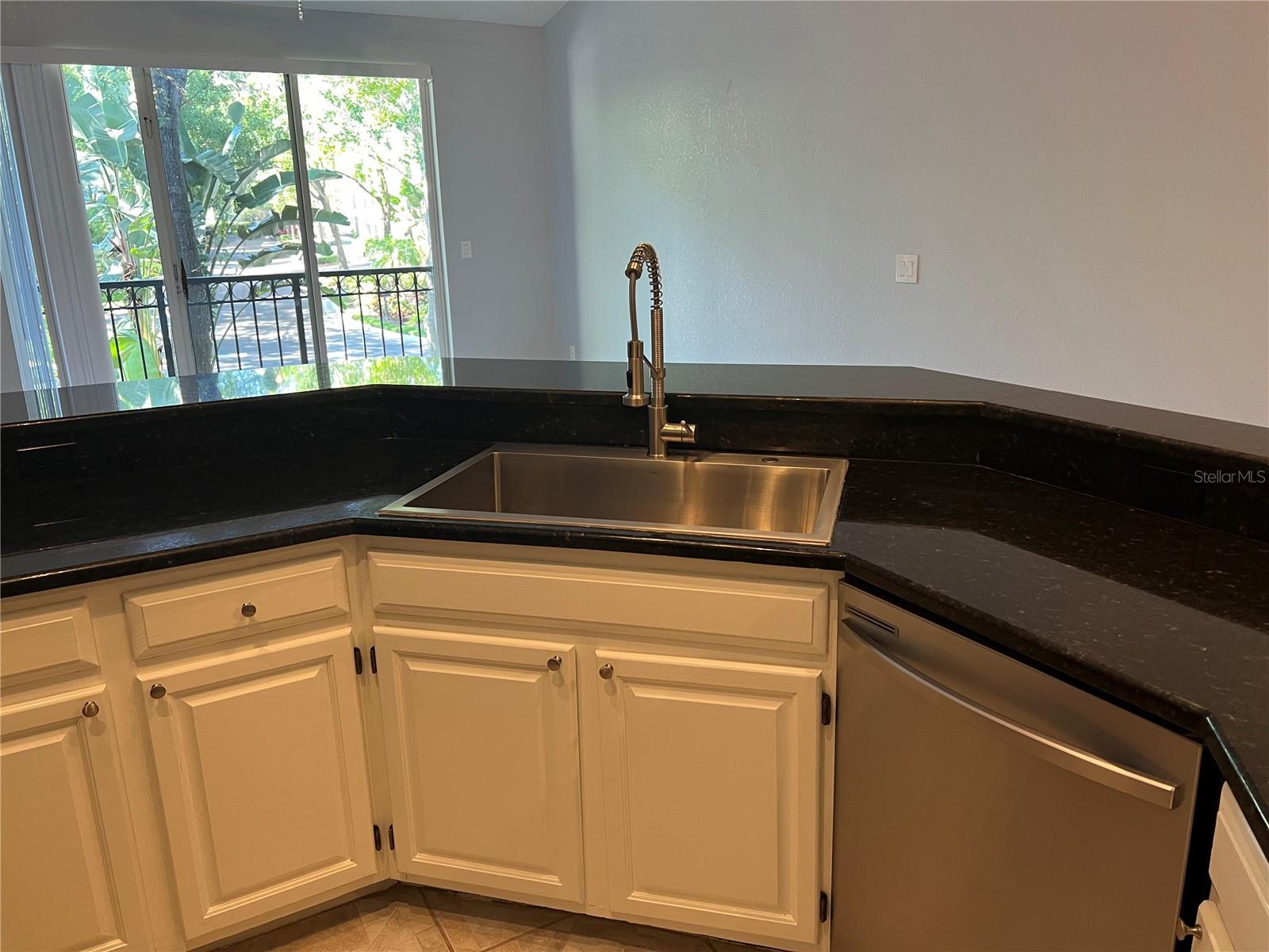 Image 18 of 41 For 805 Normandy Trace Road