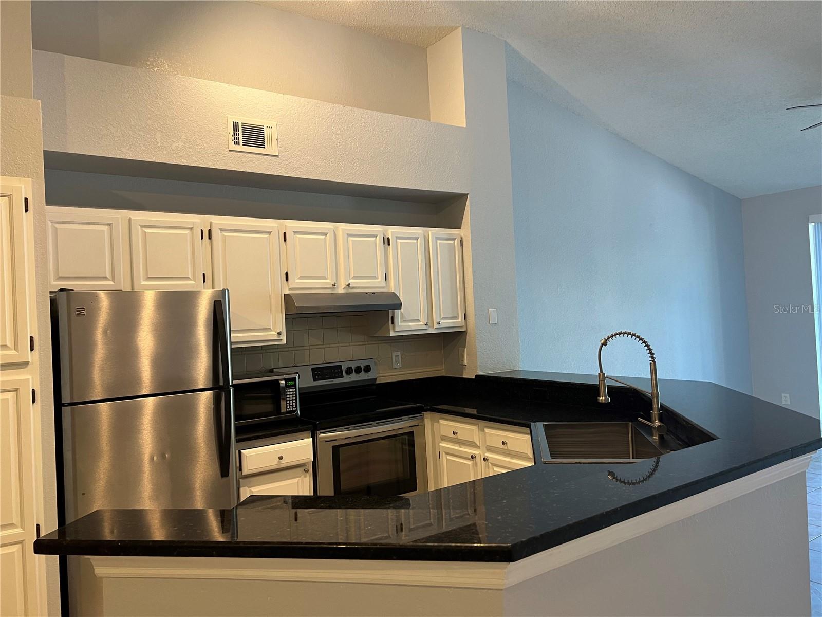 Image 23 of 41 For 805 Normandy Trace Road