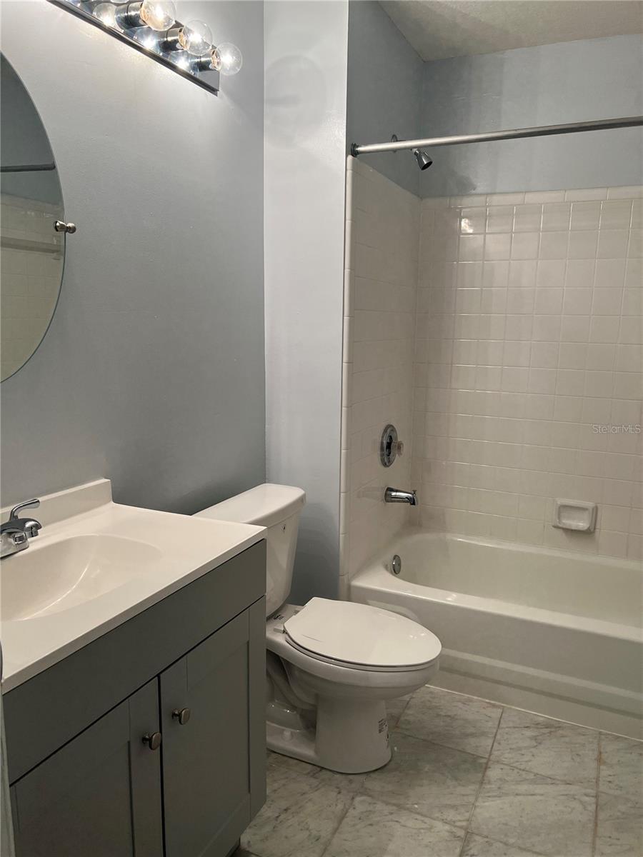 Image 31 of 41 For 805 Normandy Trace Road