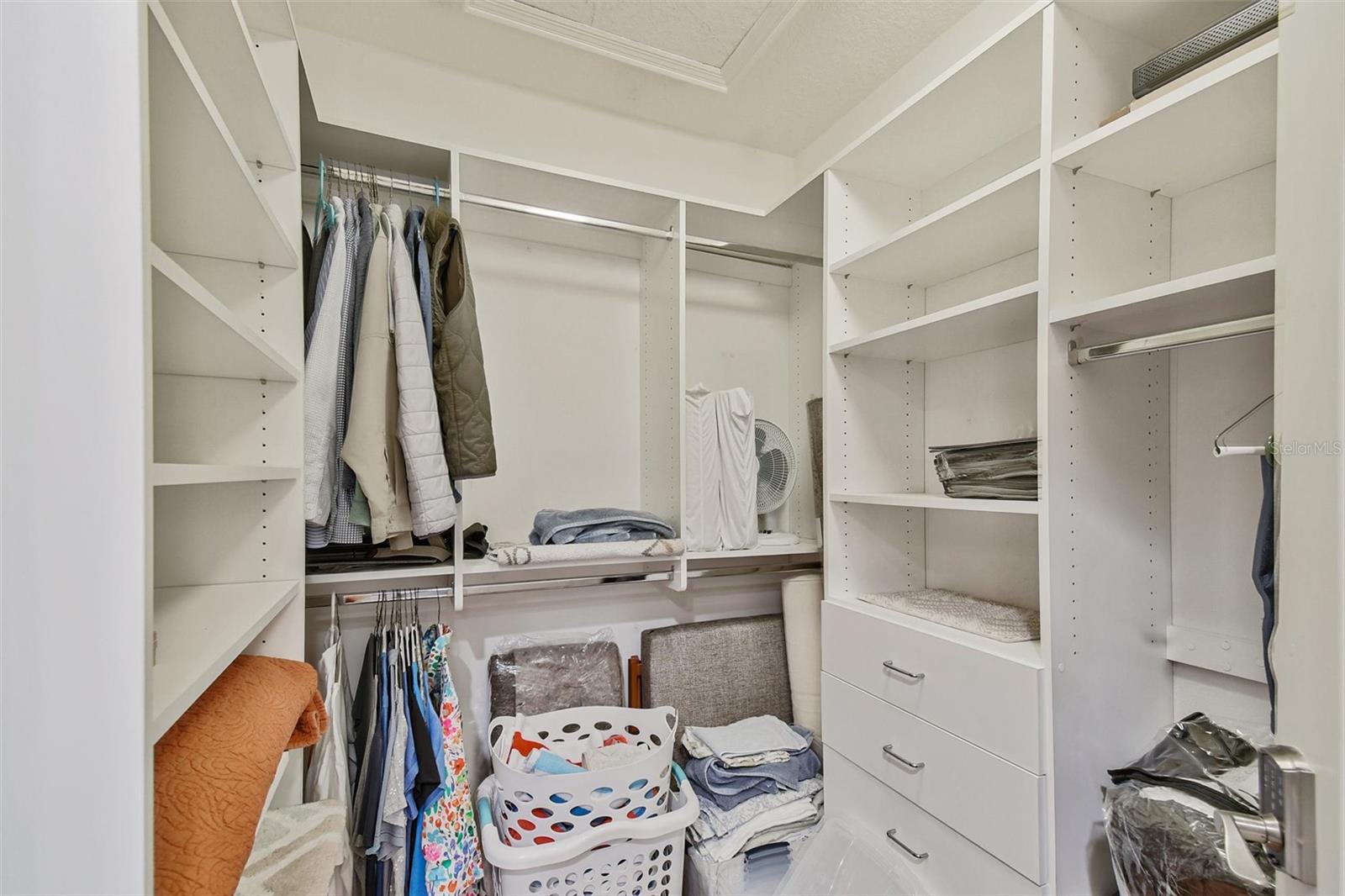 Image 16 of 27 For 525 Mandalay Avenue 11