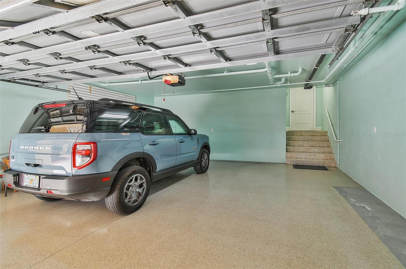 Image 20 of 27 For 525 Mandalay Avenue 11