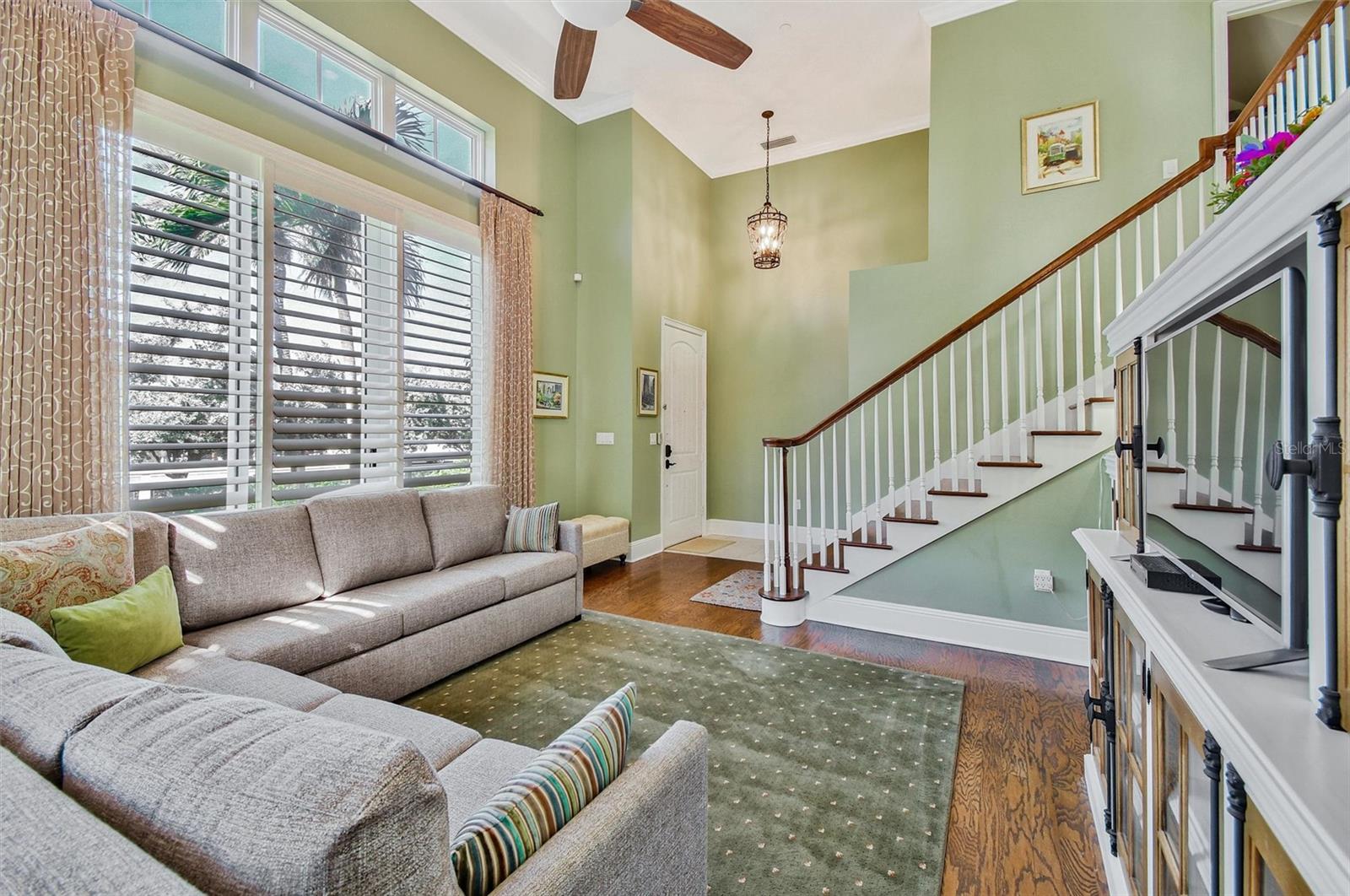 Image 5 of 27 For 525 Mandalay Avenue 11