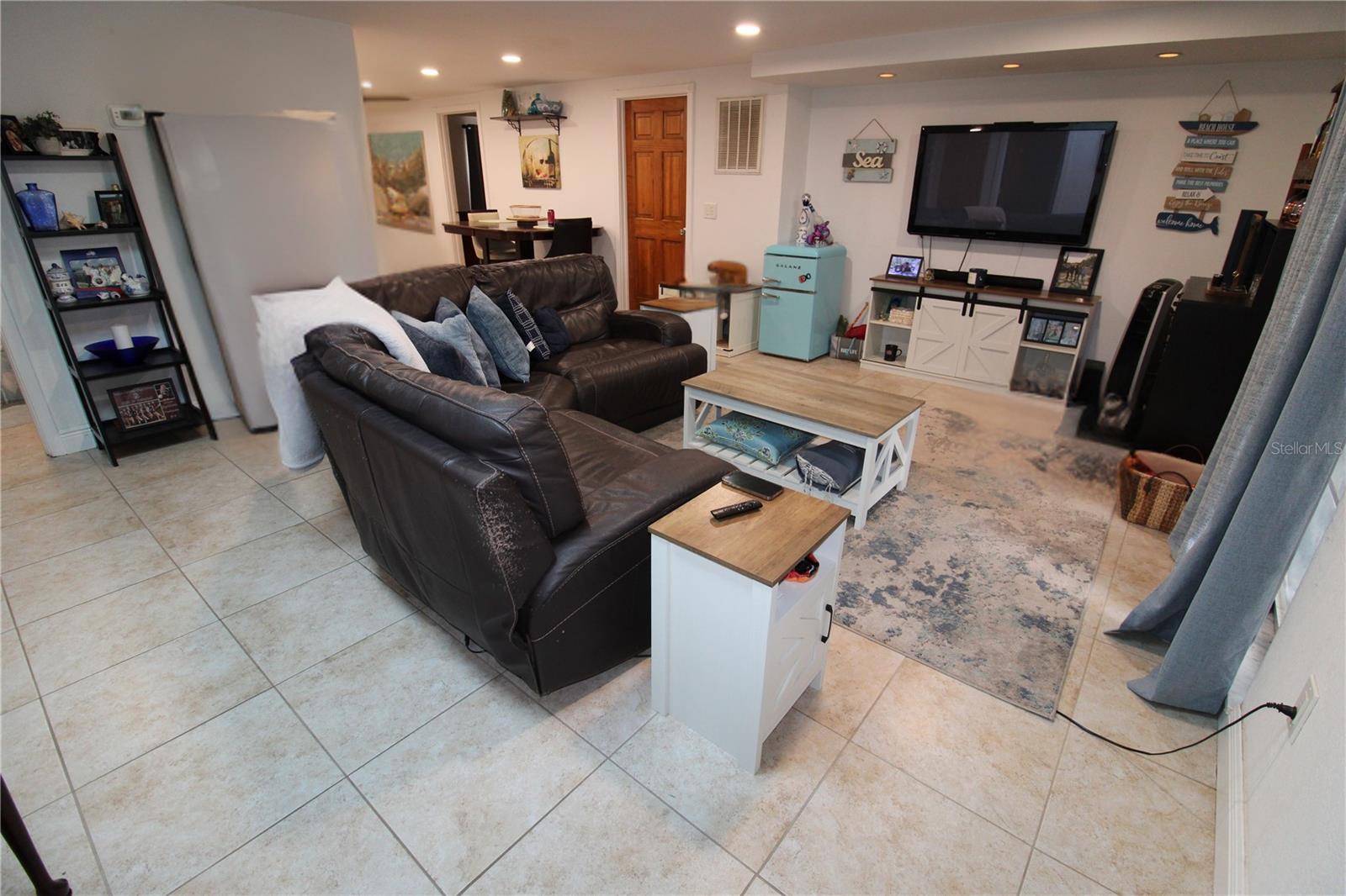 Image 24 of 31 For 5802 Greenwood Way