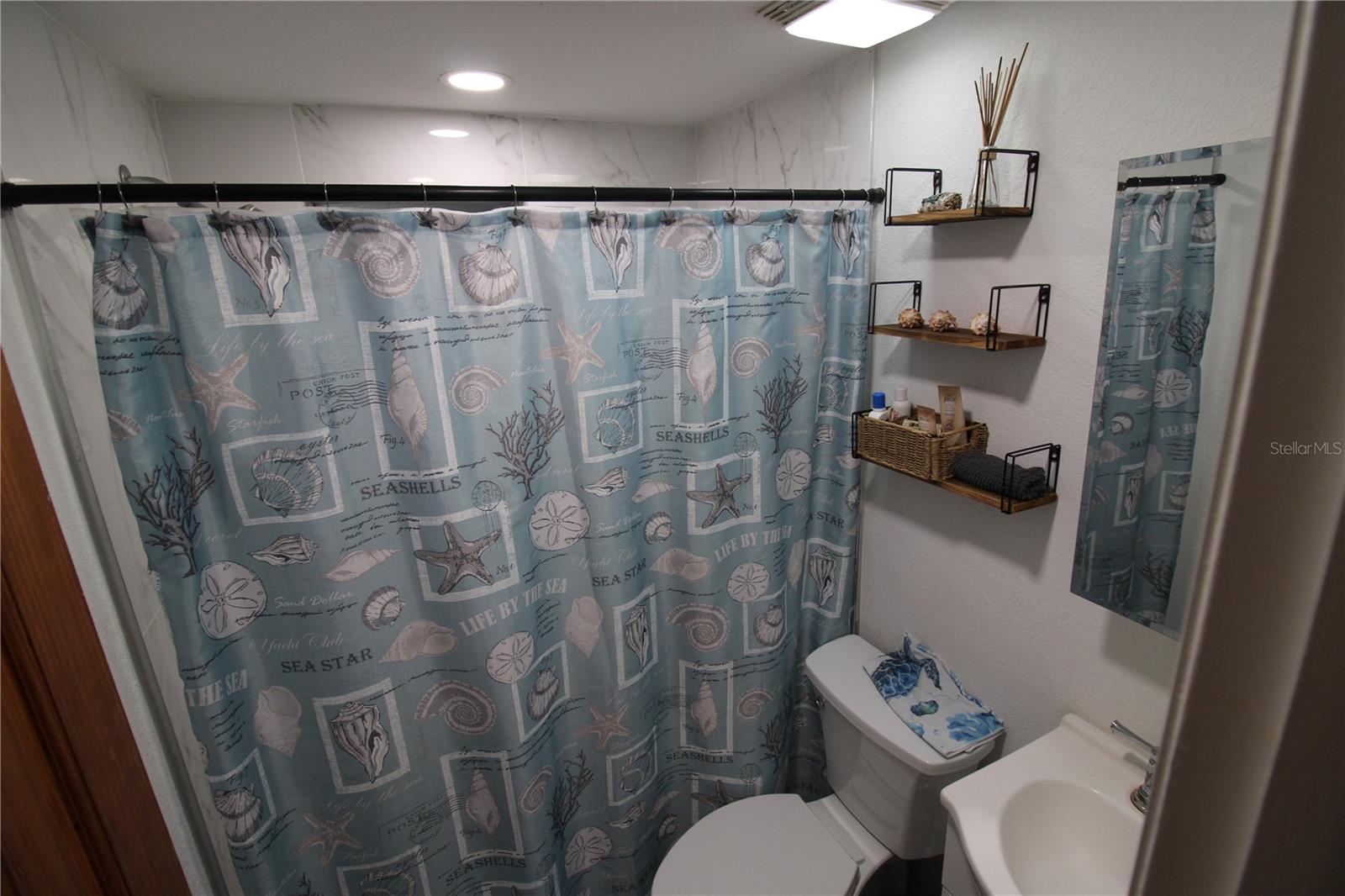 Image 7 of 31 For 5802 Greenwood Way