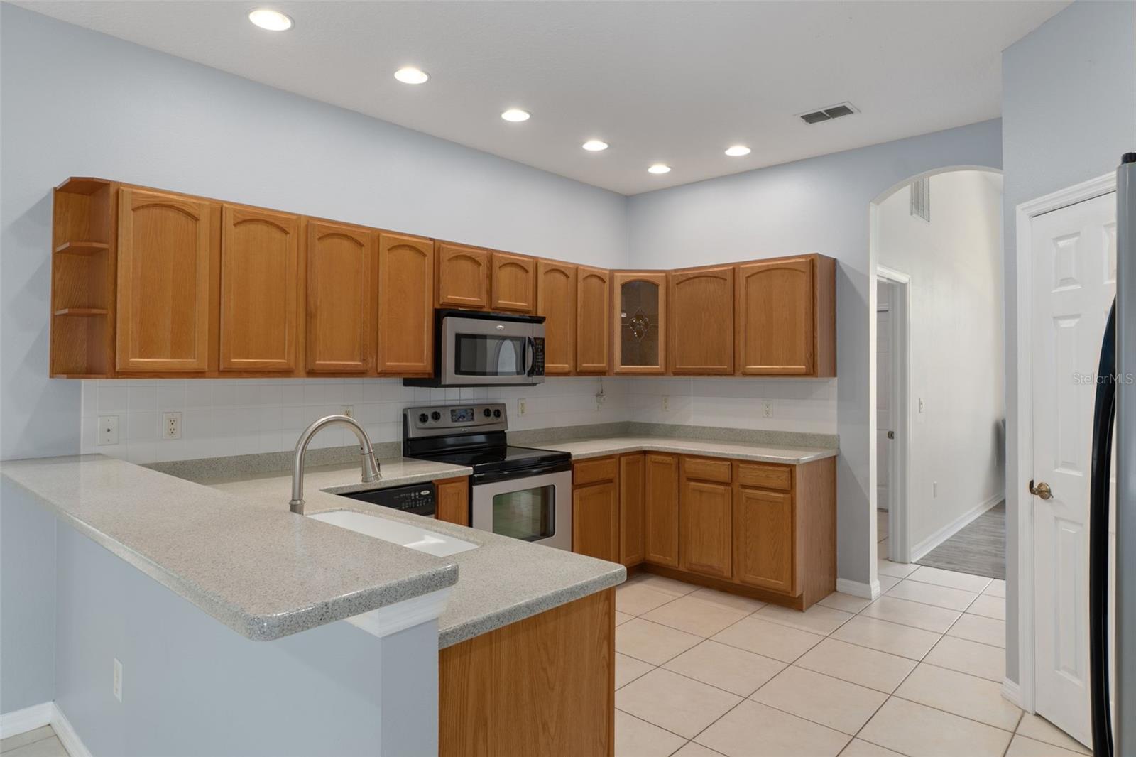 Image 19 of 49 For 19 Foxglove Court