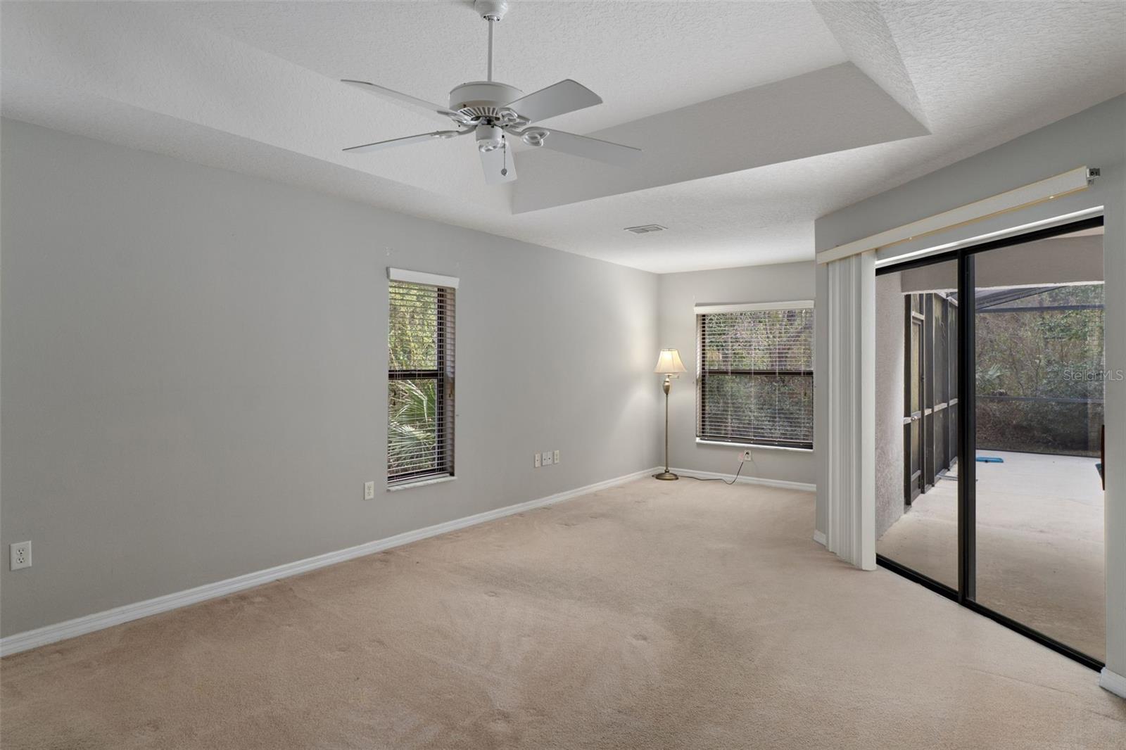 Image 26 of 49 For 19 Foxglove Court