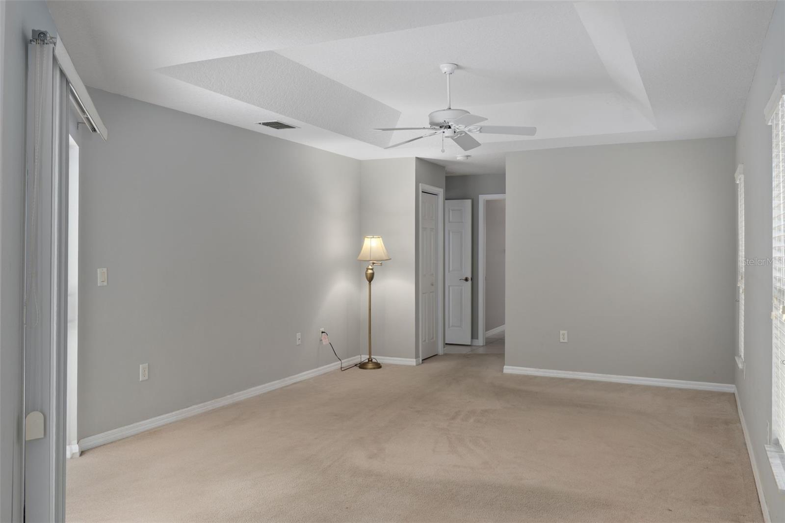 Image 28 of 49 For 19 Foxglove Court