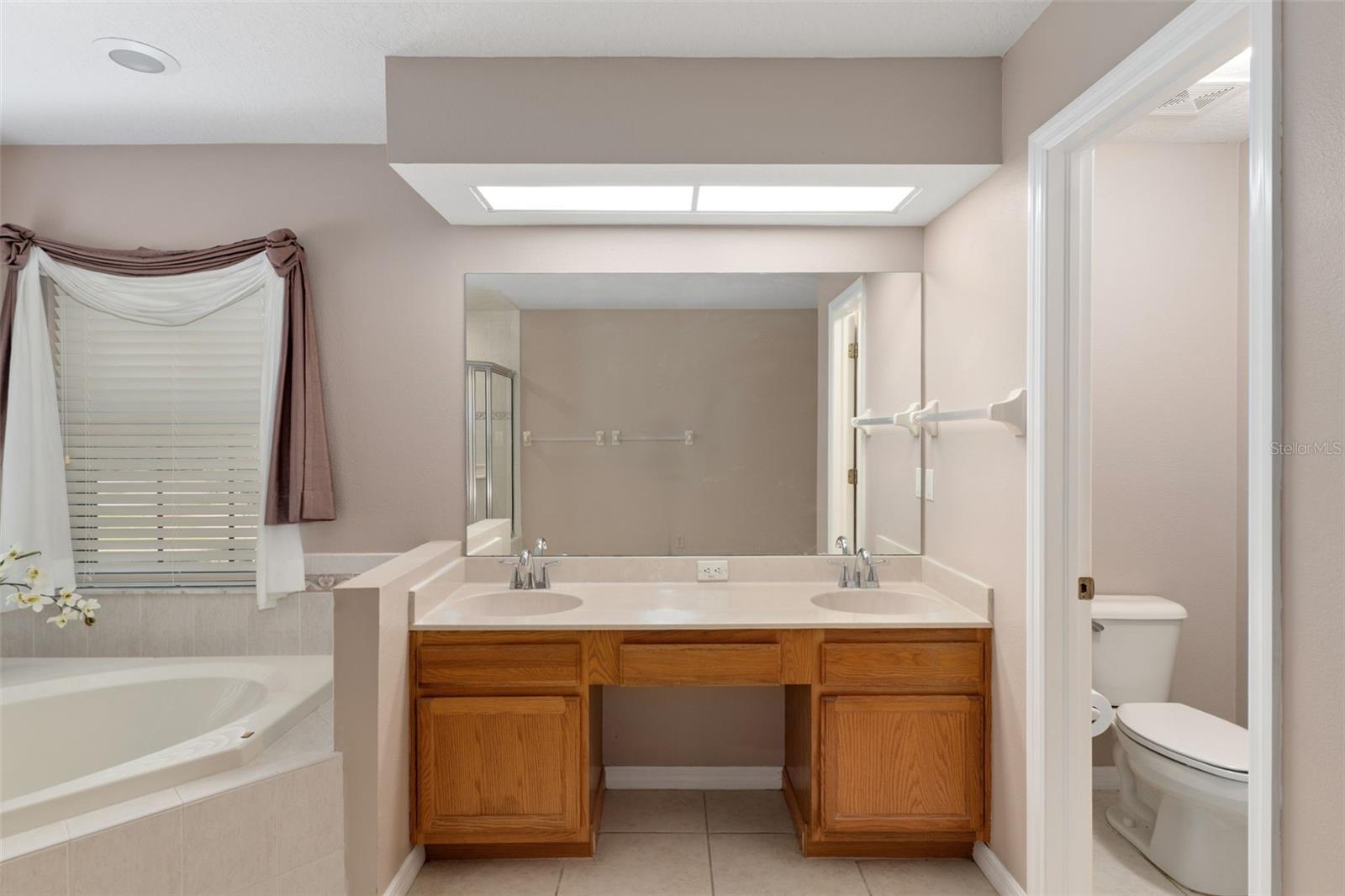 Image 30 of 49 For 19 Foxglove Court