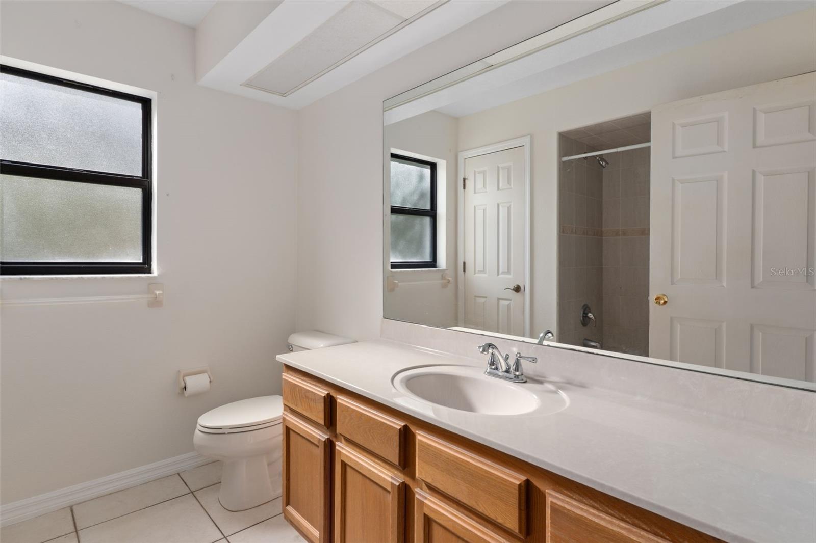 Image 34 of 49 For 19 Foxglove Court