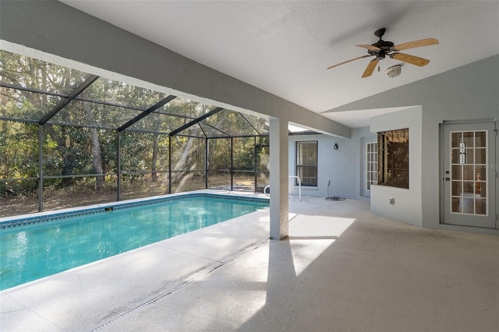 Image 5 of 49 For 19 Foxglove Court