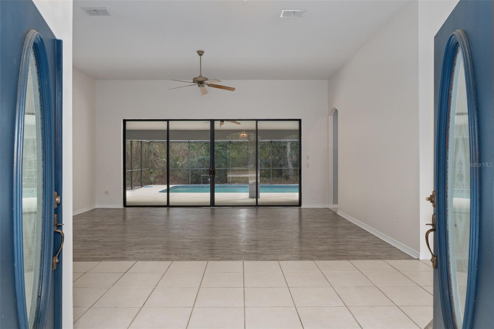 Image 6 of 49 For 19 Foxglove Court