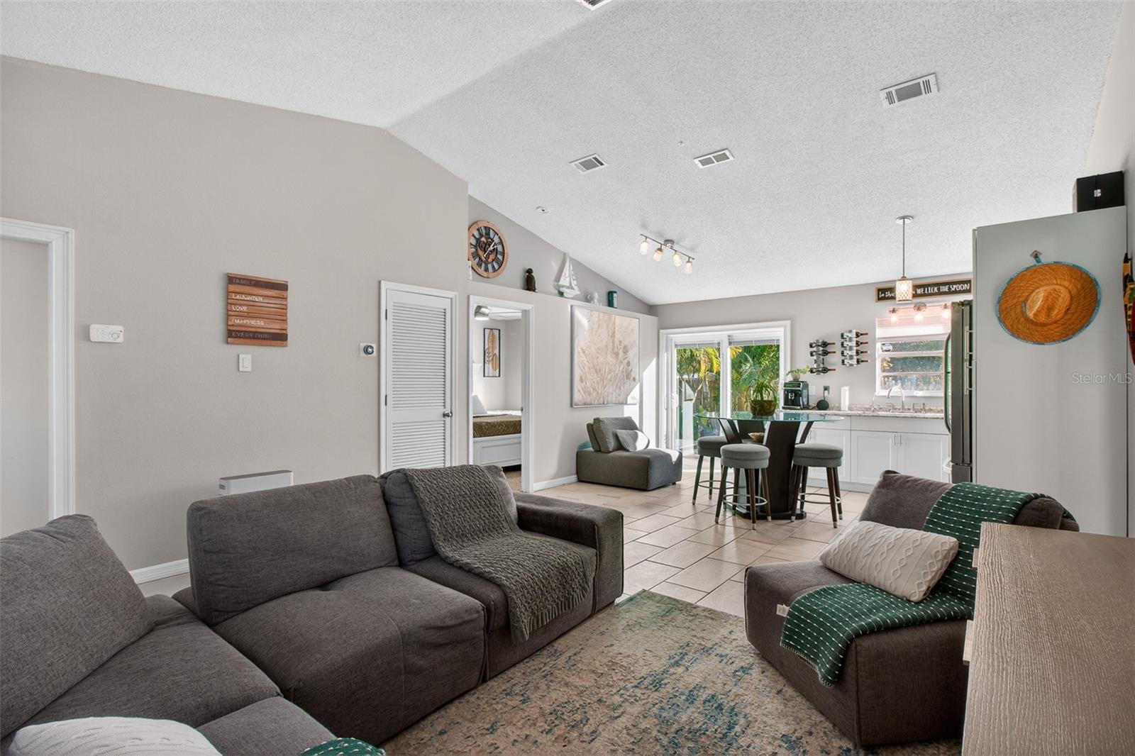 Image 22 of 25 For 1688 Taylor Lake Circle