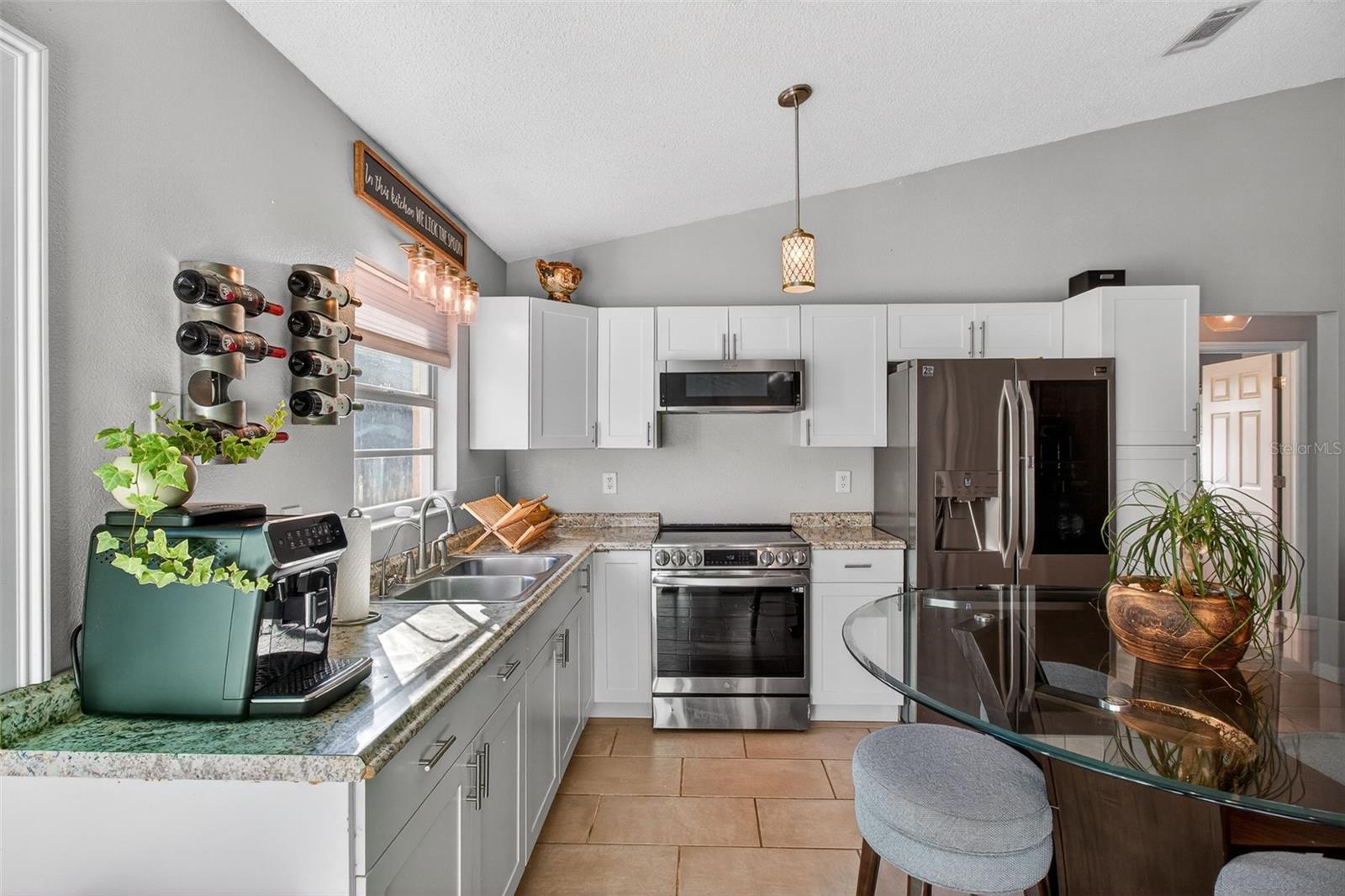 Image 7 of 25 For 1688 Taylor Lake Circle