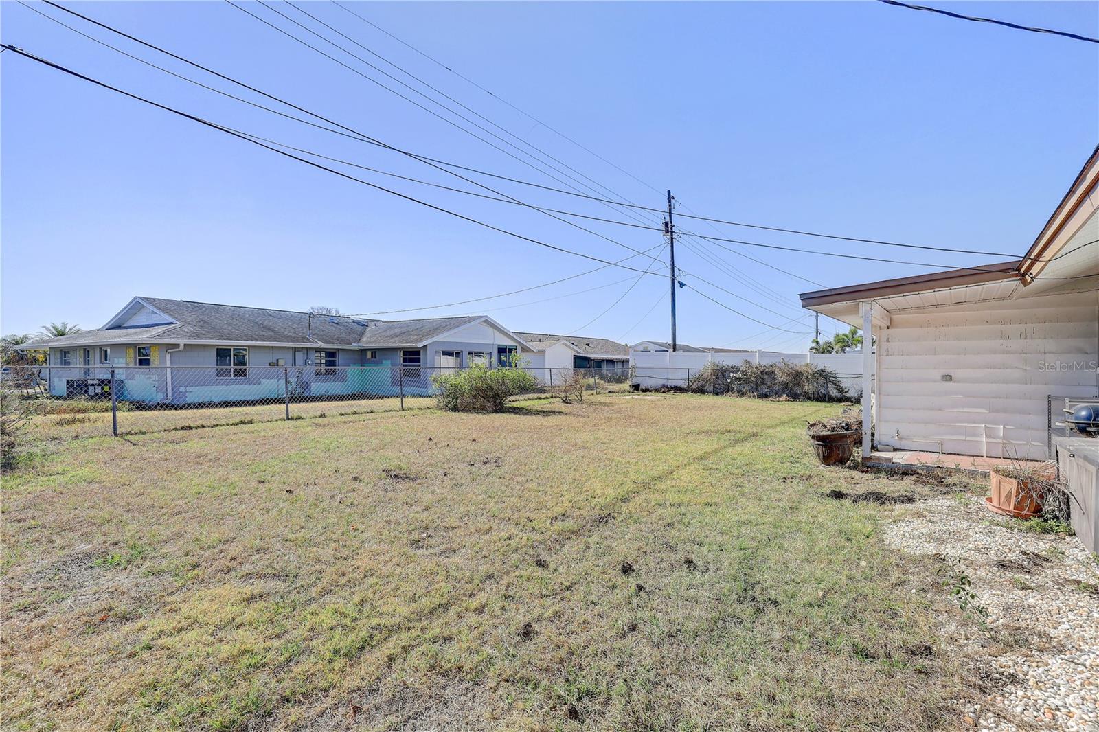 Image 24 of 42 For 708 Tam O Shanter Avenue