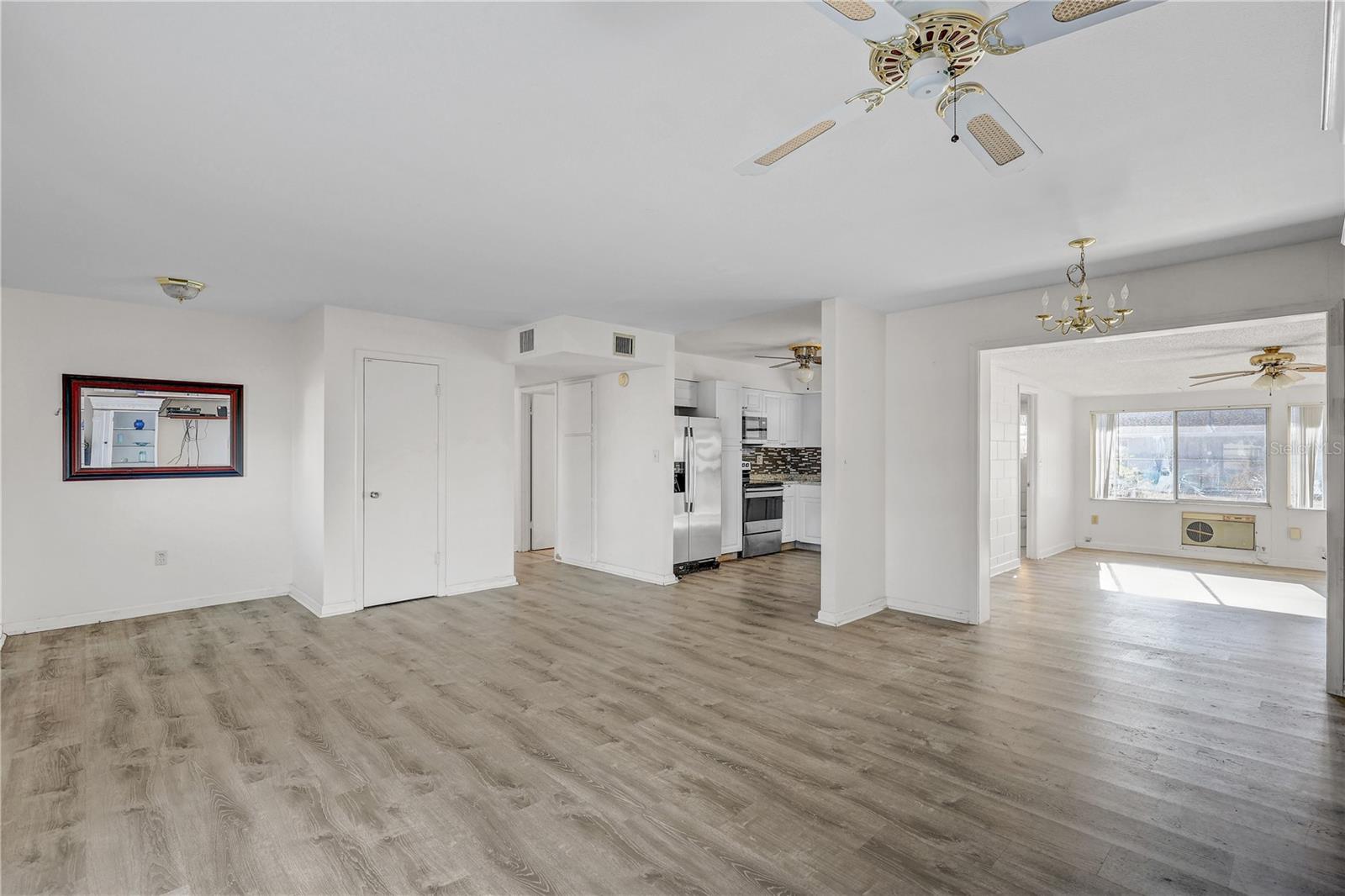 Image 6 of 42 For 708 Tam O Shanter Avenue