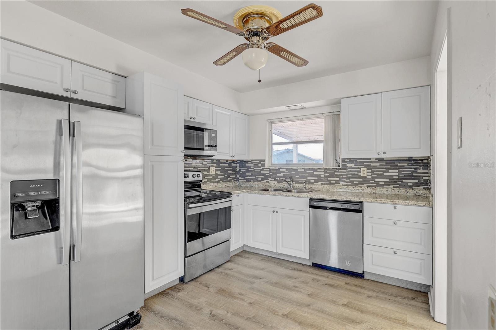 Image 8 of 42 For 708 Tam O Shanter Avenue