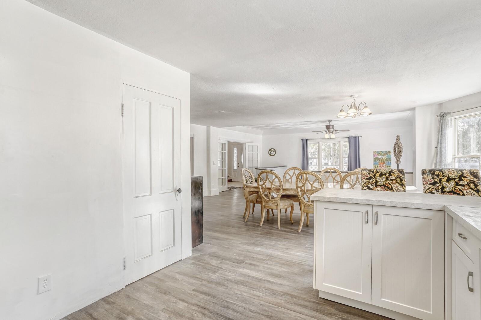 Image 11 of 35 For 1605 10th Avenue W