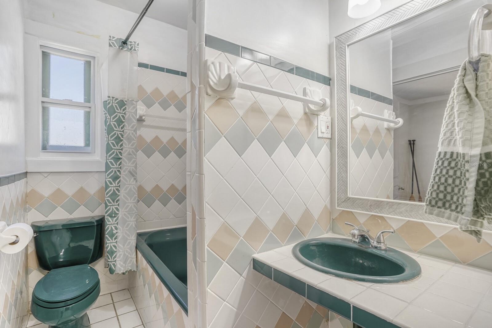 Image 16 of 35 For 1605 10th Avenue W