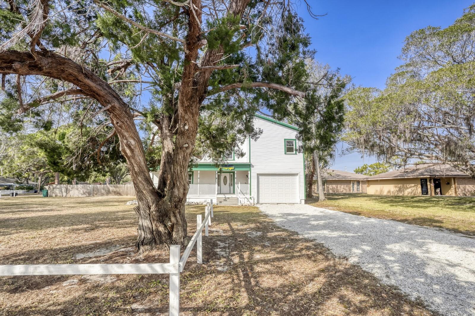 Image 2 of 35 For 1605 10th Avenue W