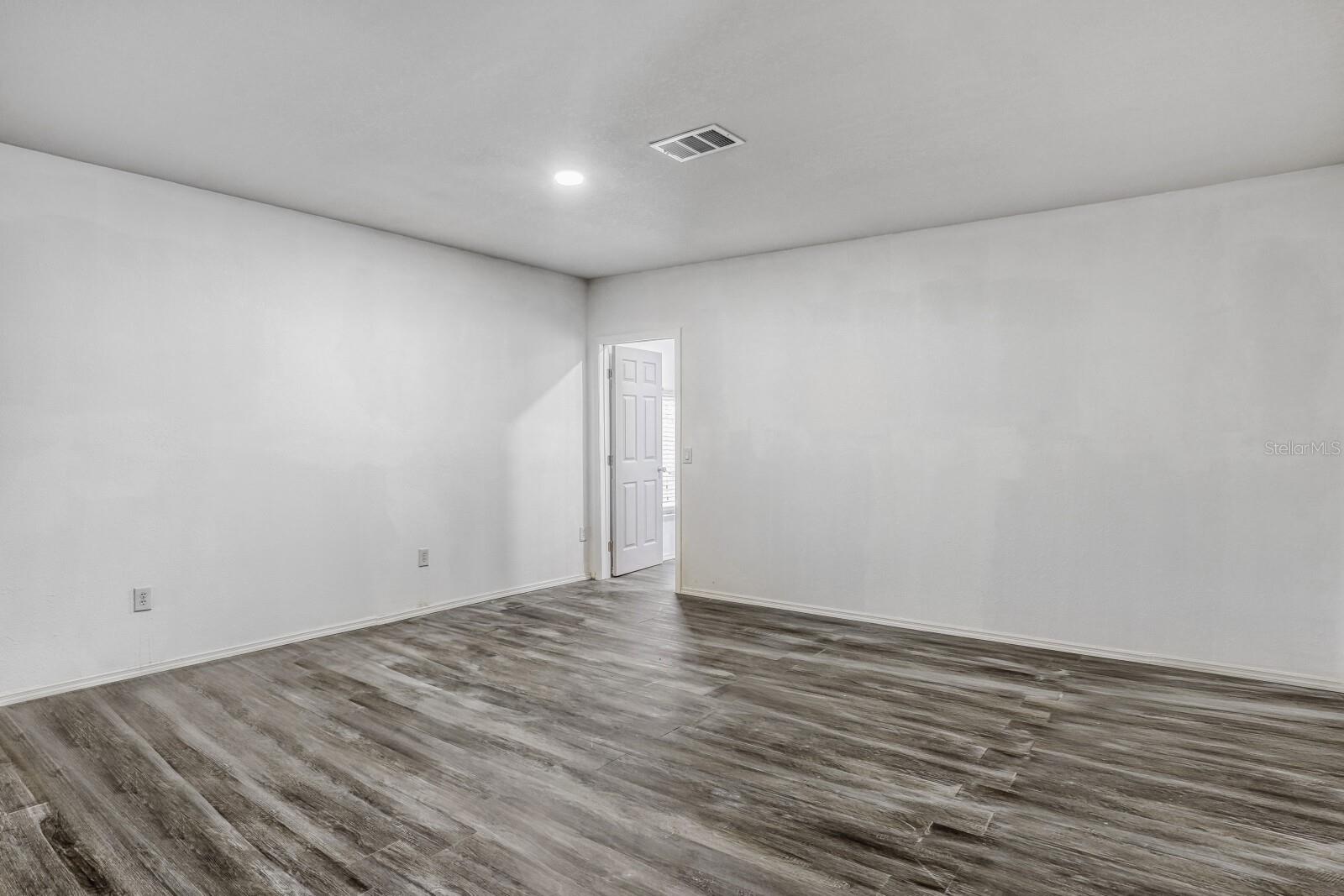 Image 22 of 35 For 1605 10th Avenue W