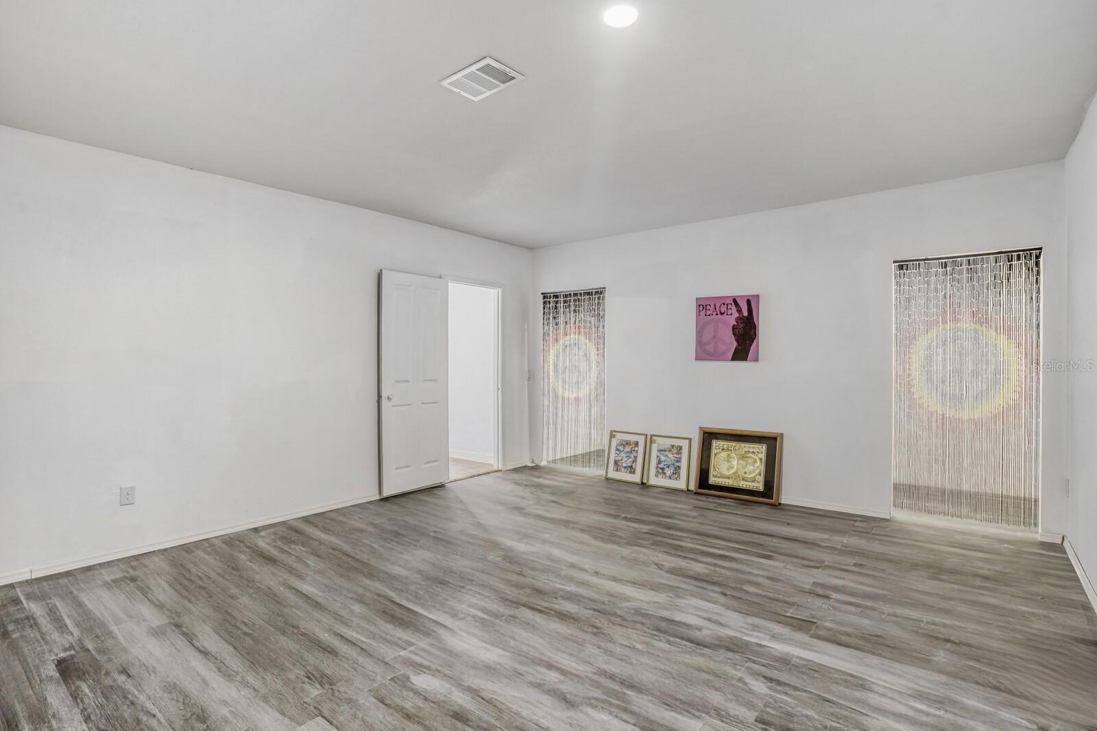 Image 23 of 35 For 1605 10th Avenue W