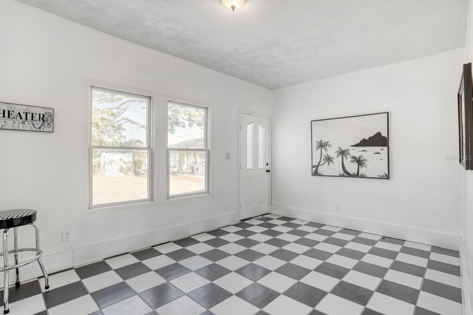 Image 25 of 35 For 1605 10th Avenue W