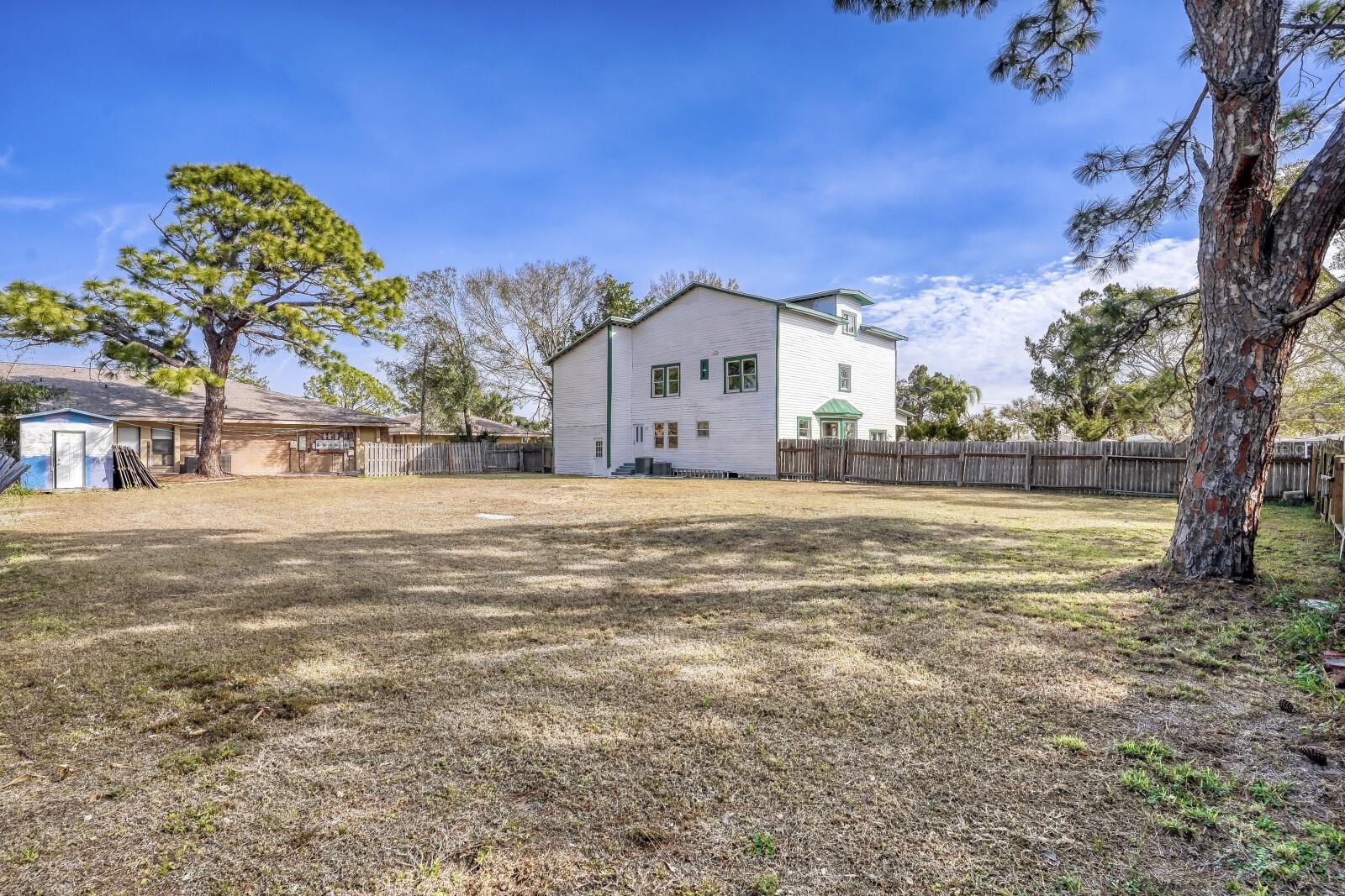 Image 31 of 35 For 1605 10th Avenue W