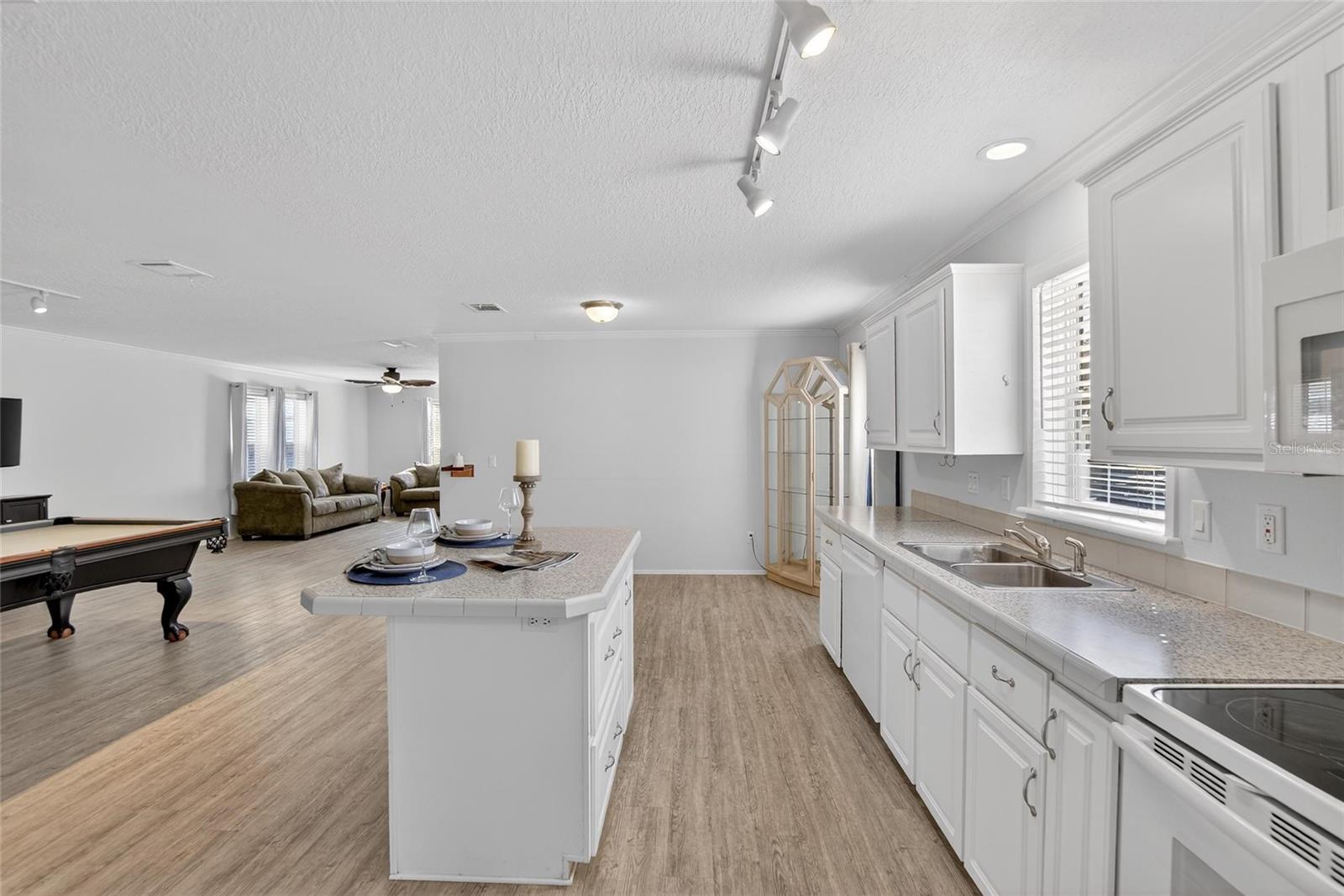 Image 14 of 42 For 34543 Petunia Place