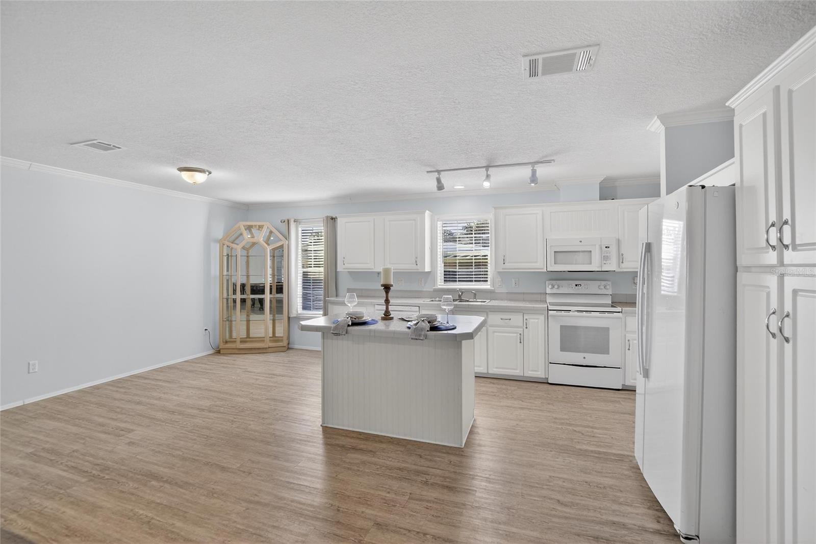 Image 18 of 42 For 34543 Petunia Place