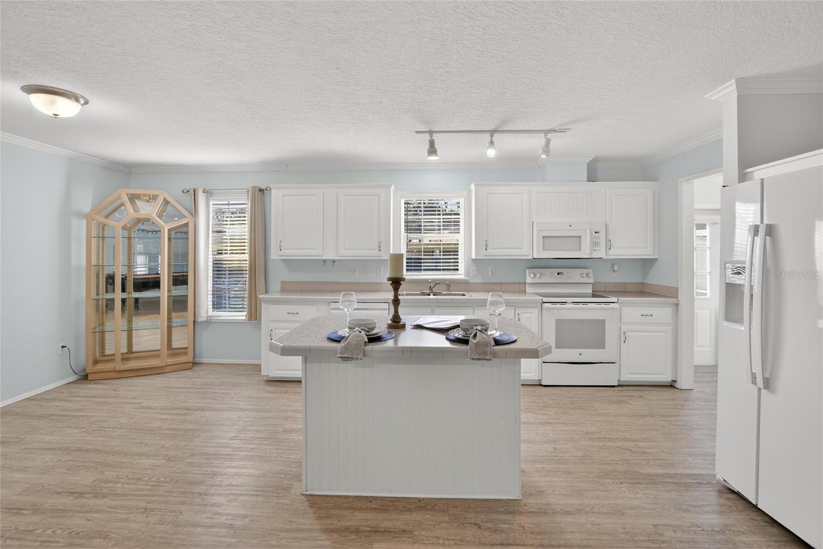 Image 3 of 42 For 34543 Petunia Place