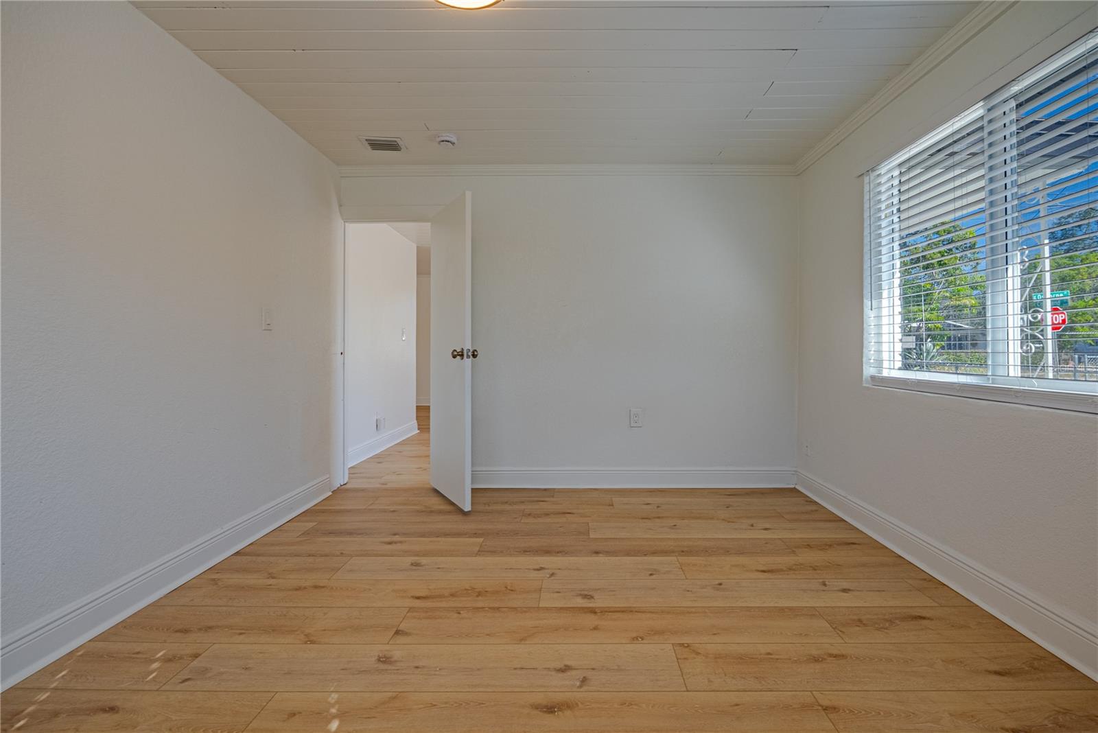 Image 11 of 31 For 4630 Courtland Street