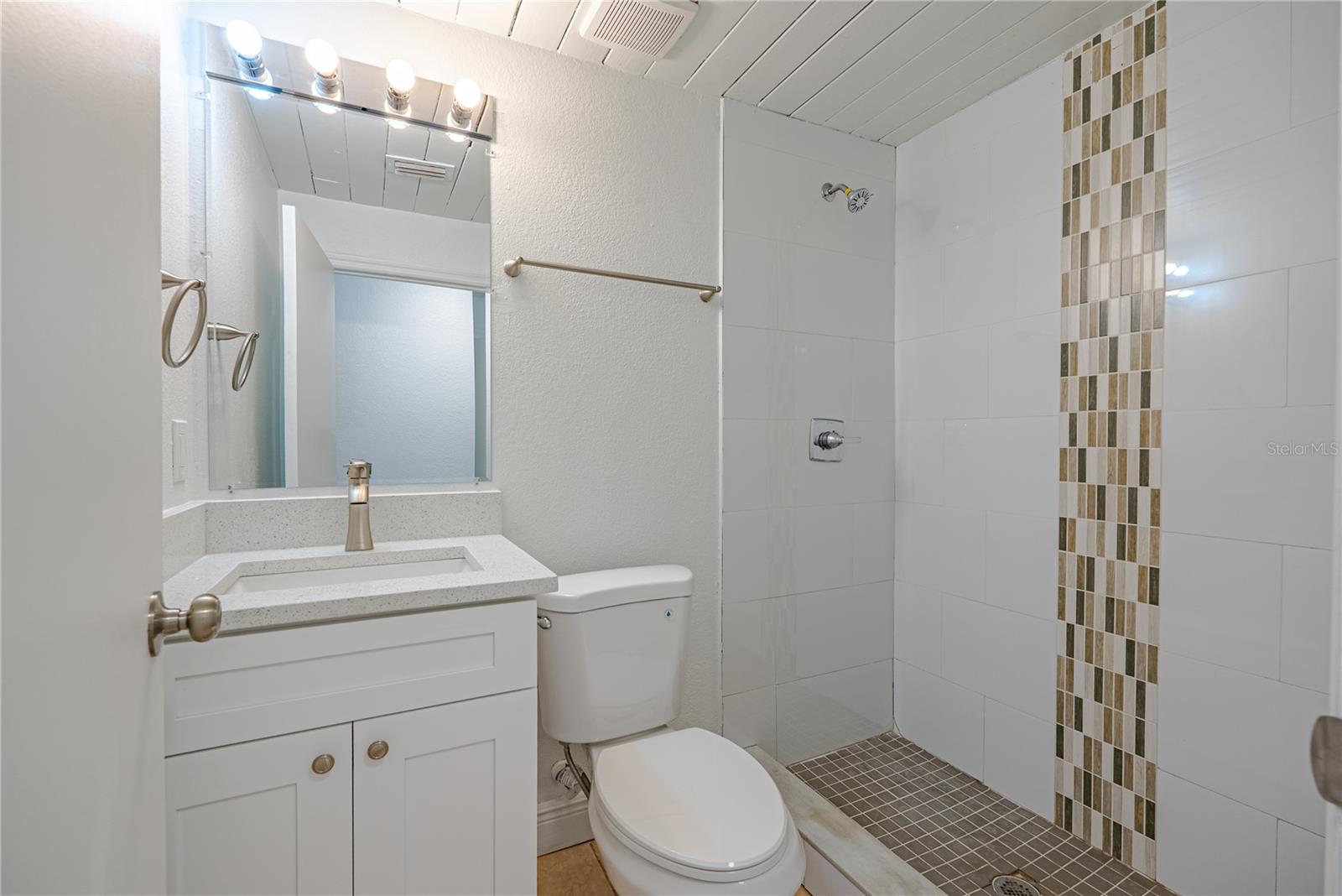 Image 12 of 31 For 4630 Courtland Street