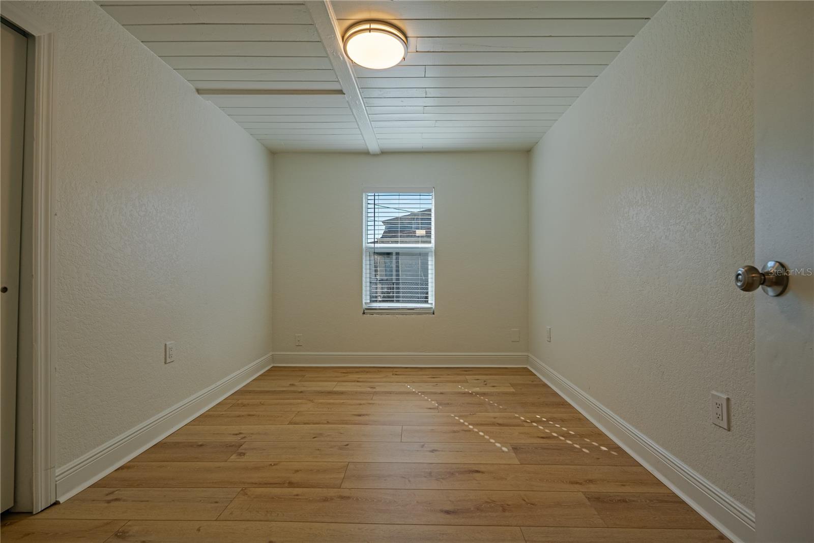 Image 13 of 31 For 4630 Courtland Street