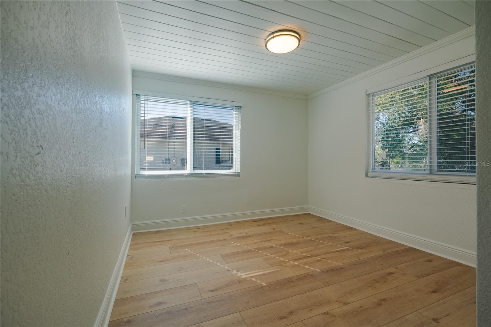 Image 16 of 31 For 4630 Courtland Street