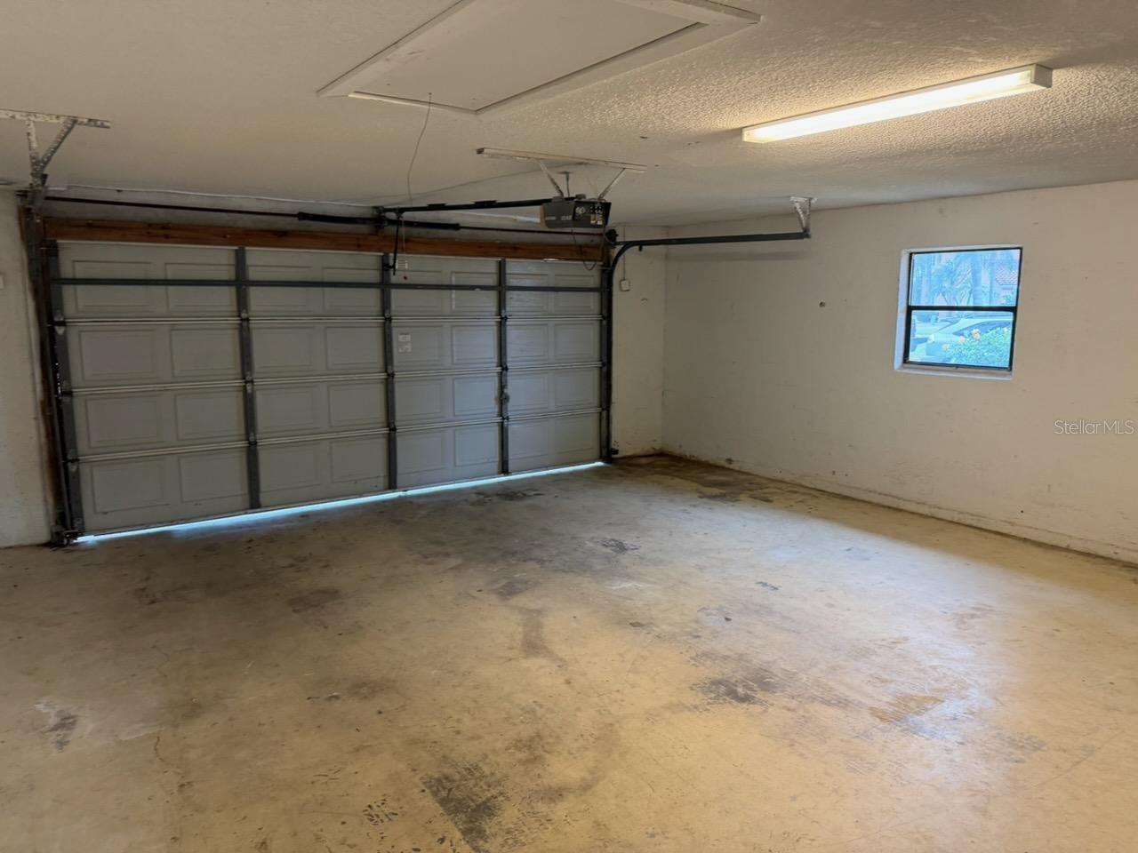 Image 10 of 31 For 1760 Harbor Oaks Place