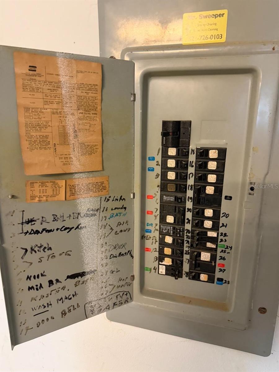 Image 6 of 31 For 1760 Harbor Oaks Place