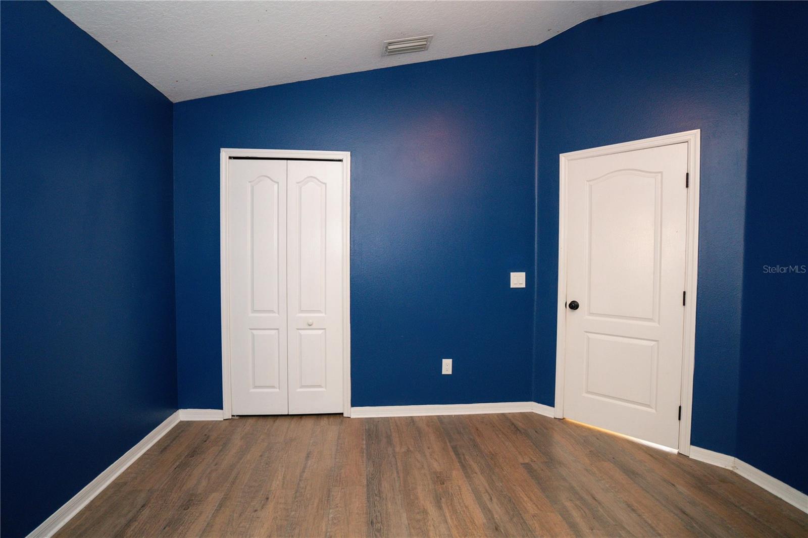 Image 22 of 35 For 10468 Blackmore Drive