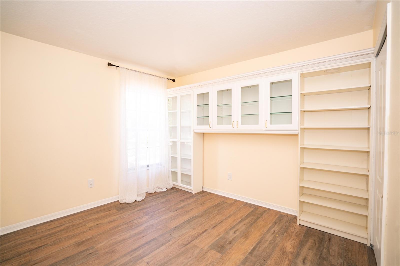 Image 31 of 35 For 10468 Blackmore Drive