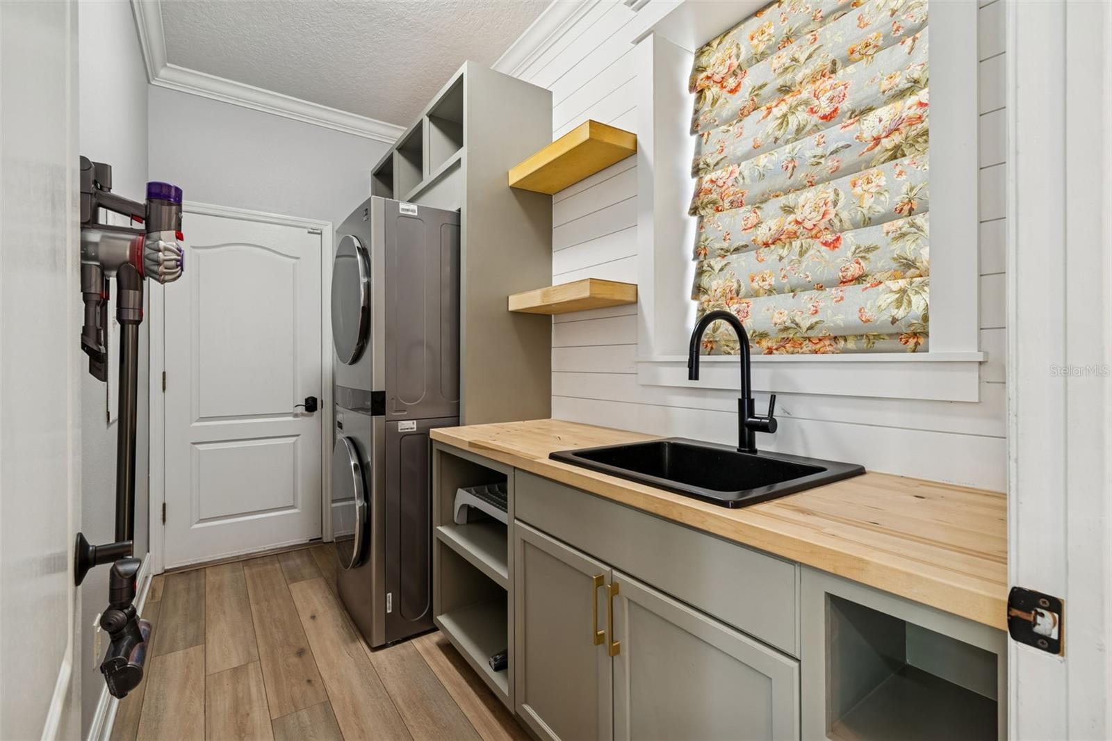 Image 24 of 54 For 20227 Still Wind Drive