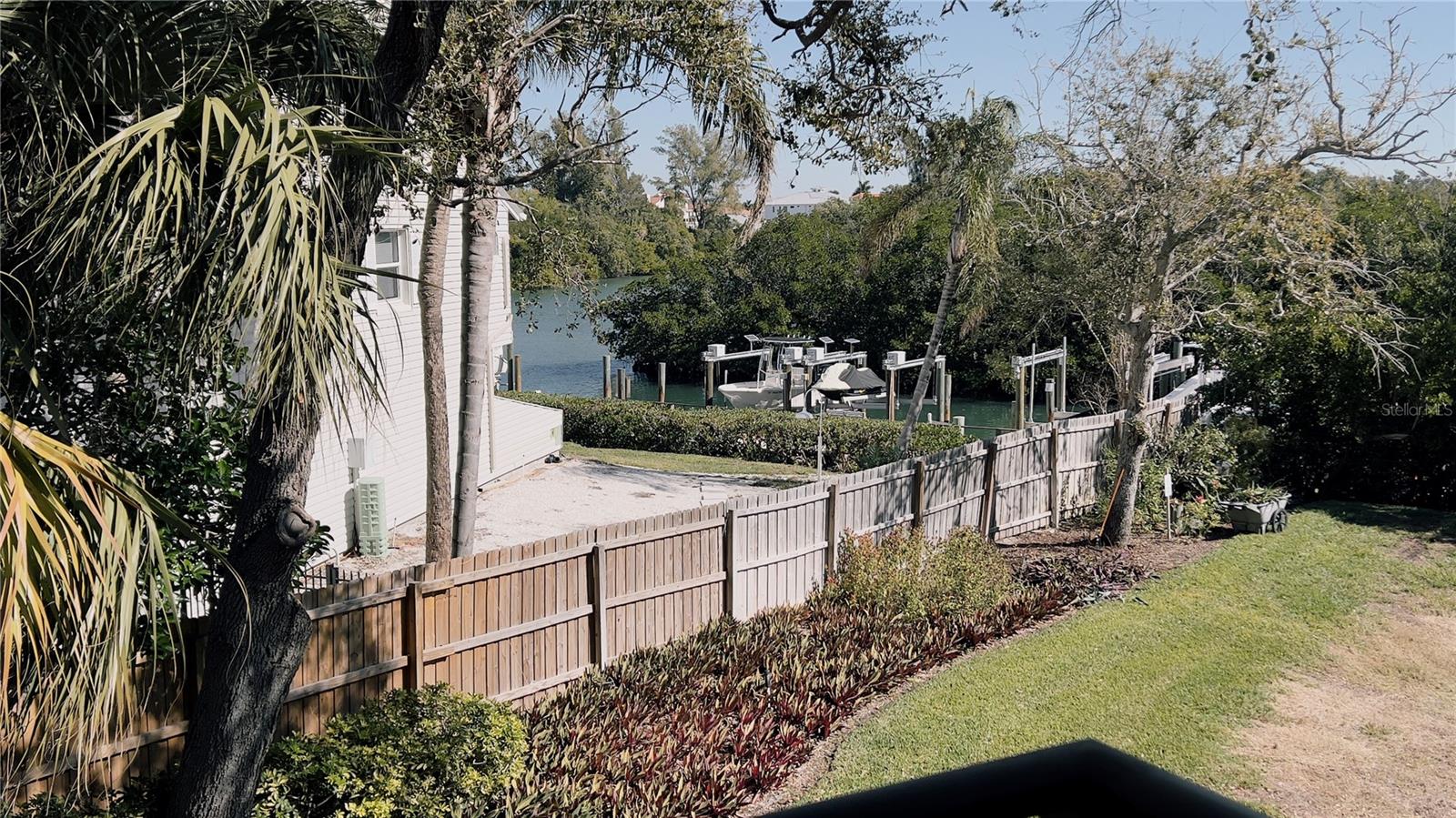 Image 26 of 50 For 1515 Pinellas Bayway S 46