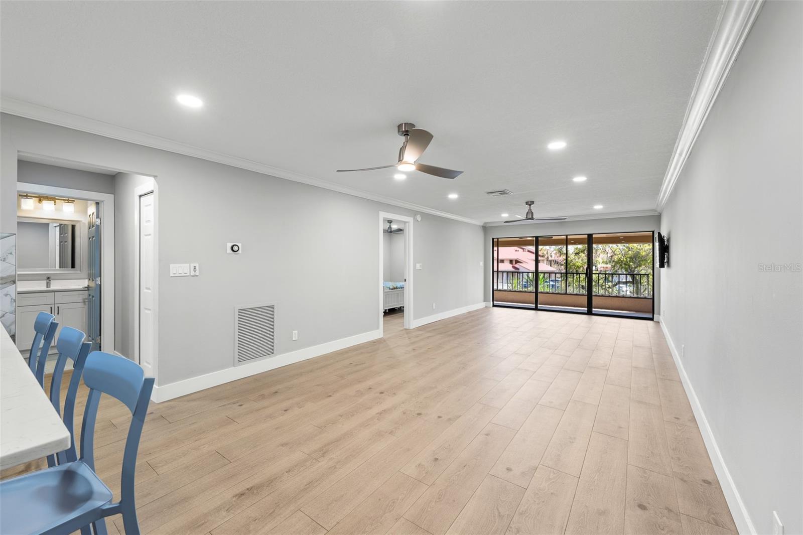 Image 15 of 49 For 4720 Brittany Drive S 139