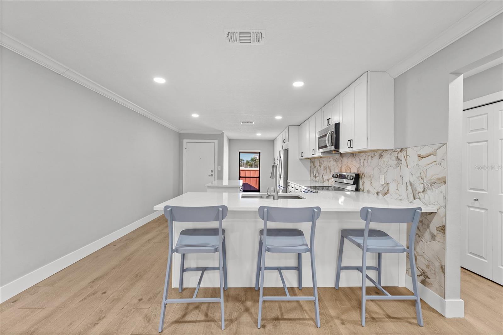 Image 17 of 49 For 4720 Brittany Drive S 139