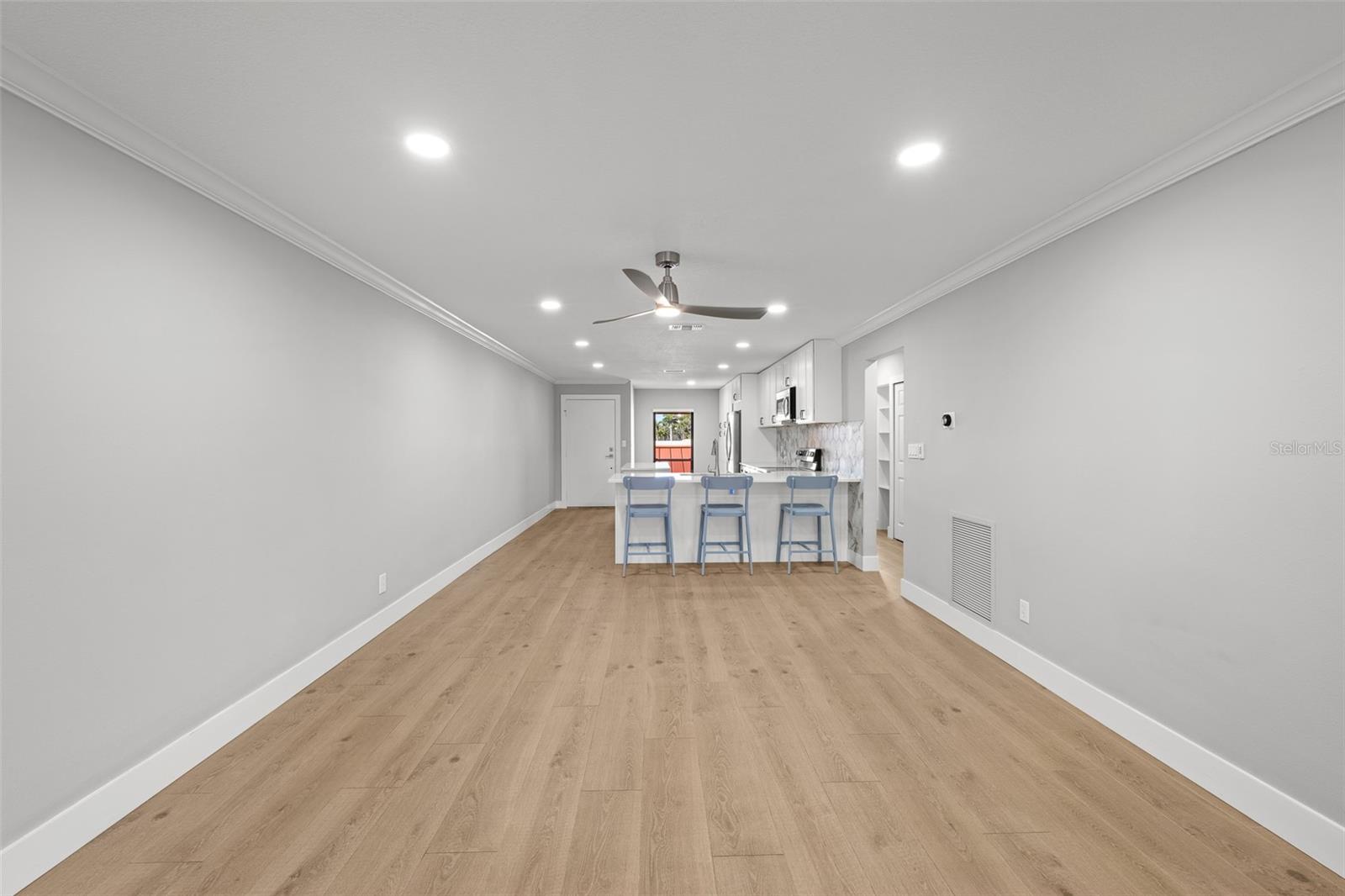 Image 19 of 49 For 4720 Brittany Drive S 139