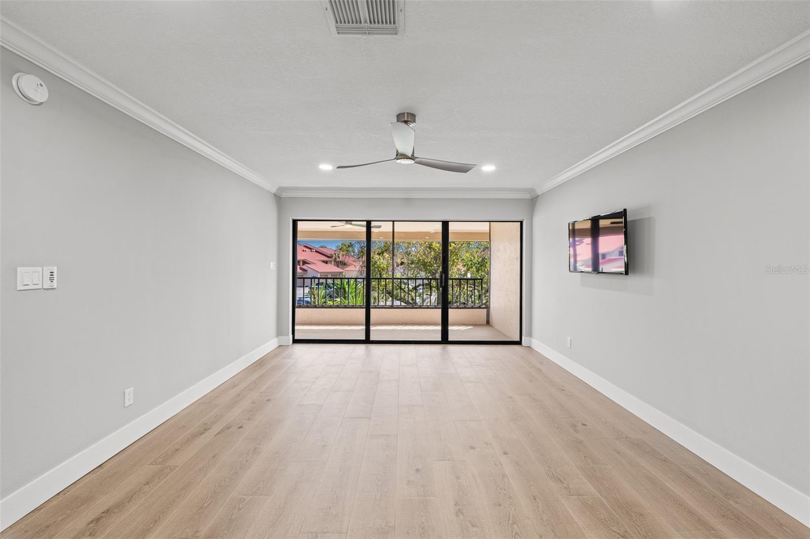 Image 20 of 49 For 4720 Brittany Drive S 139