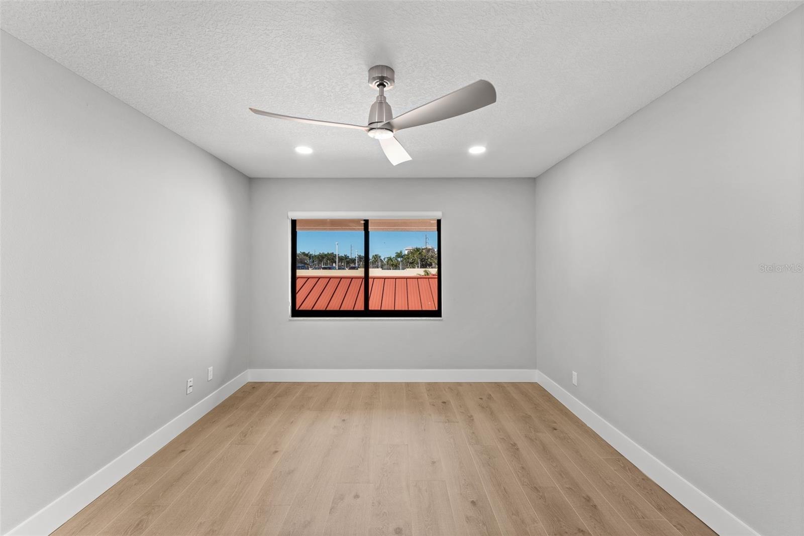 Image 33 of 49 For 4720 Brittany Drive S 139