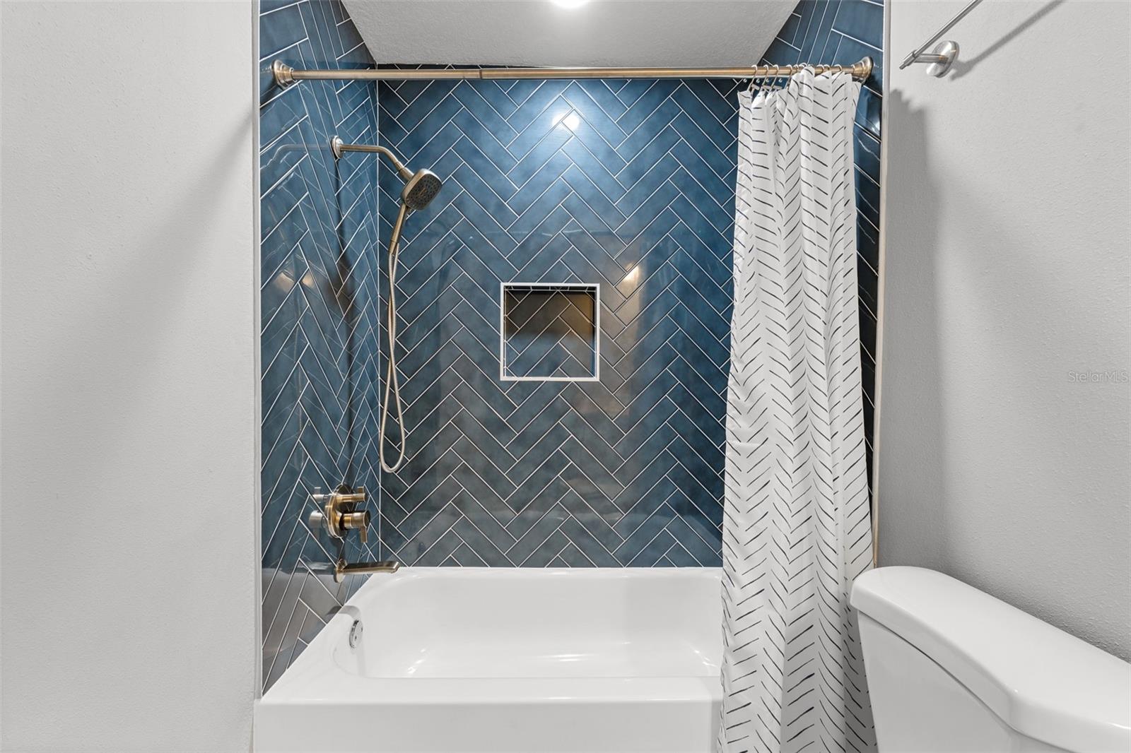 Image 35 of 49 For 4720 Brittany Drive S 139