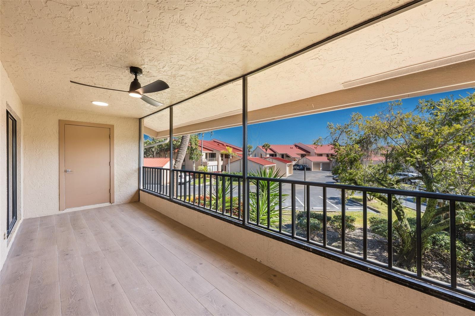 Image 36 of 49 For 4720 Brittany Drive S 139