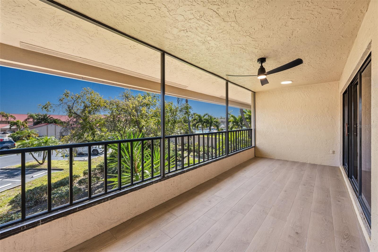 Image 38 of 49 For 4720 Brittany Drive S 139