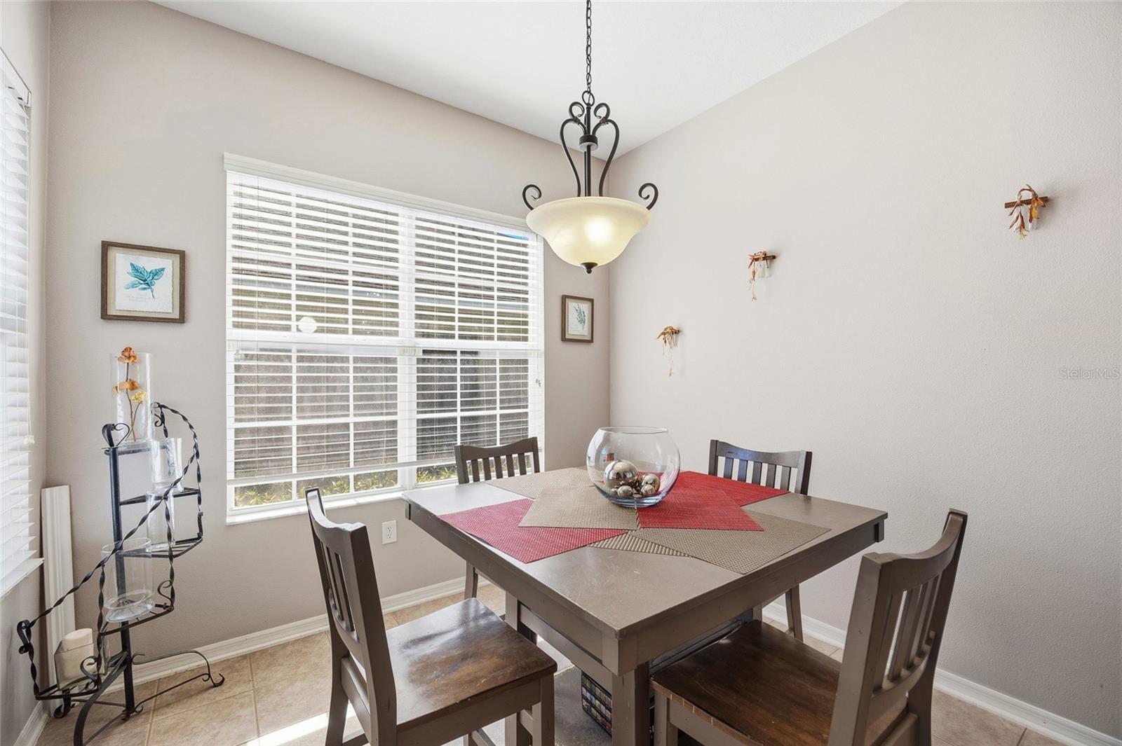 Image 12 of 45 For 1118 Wright Swynde Court