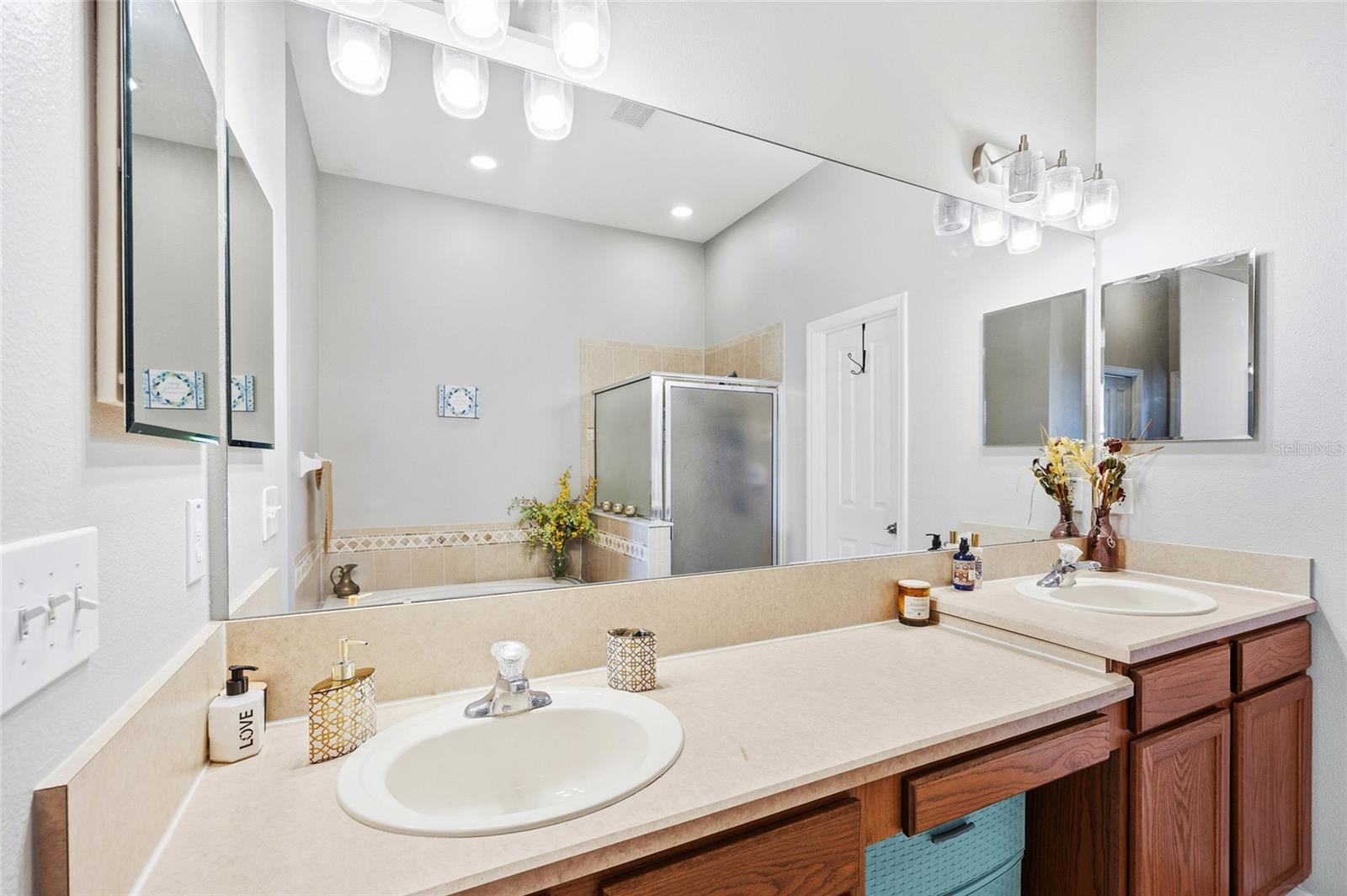 Image 22 of 45 For 1118 Wright Swynde Court